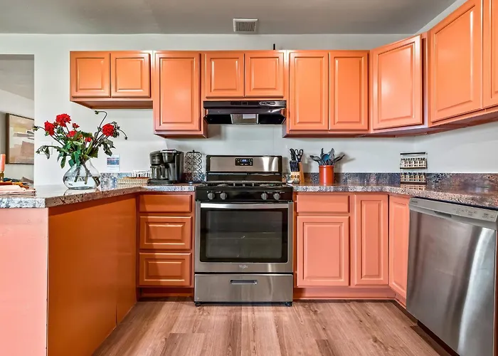 5br Sleeps 10 Hot Tub Fire Pit Games & Walk To Asu Tempe